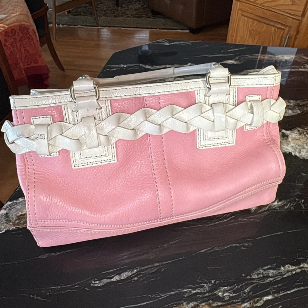 Coach Pink and White leather Shoulder Bag - Picture 4 of 11